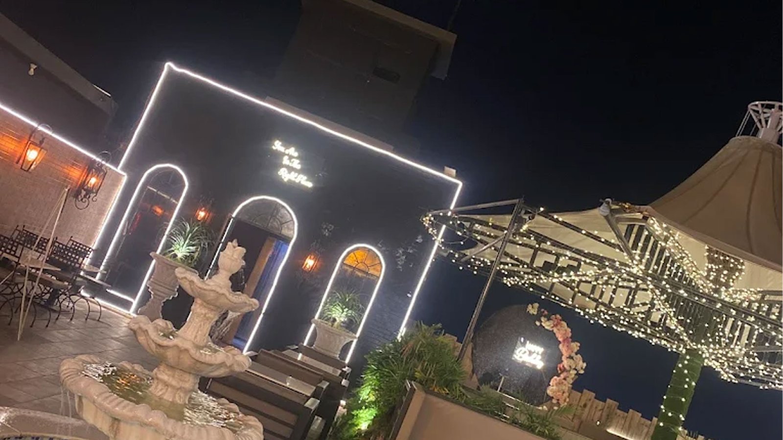 Uptown Café & Restaurant  Best foodie restaurants