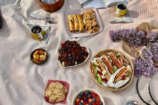 Food Fame: Trending Plates & Viral Bites